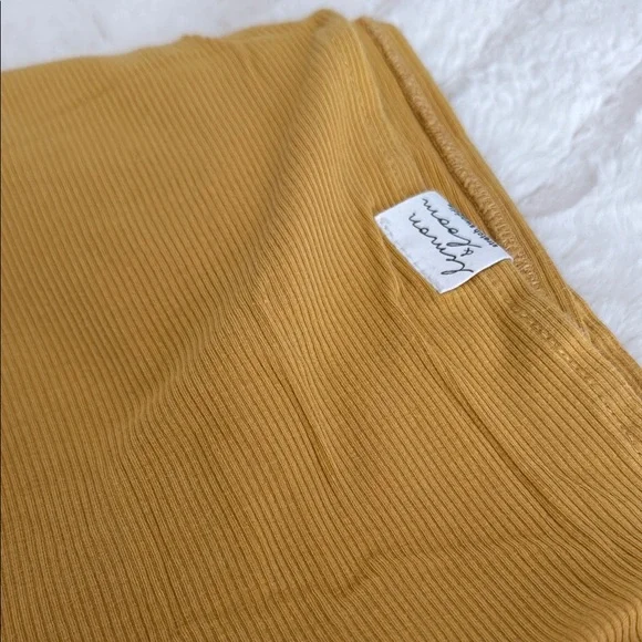 Ribbed Stretch Swaddle - Picture 2 of 3